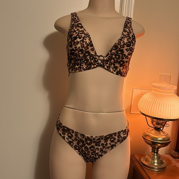 Aerie Longline Plunge Leopard Ring Bikini Top & Swim Choose Bikini Size
Set M - Picture 3 of 14